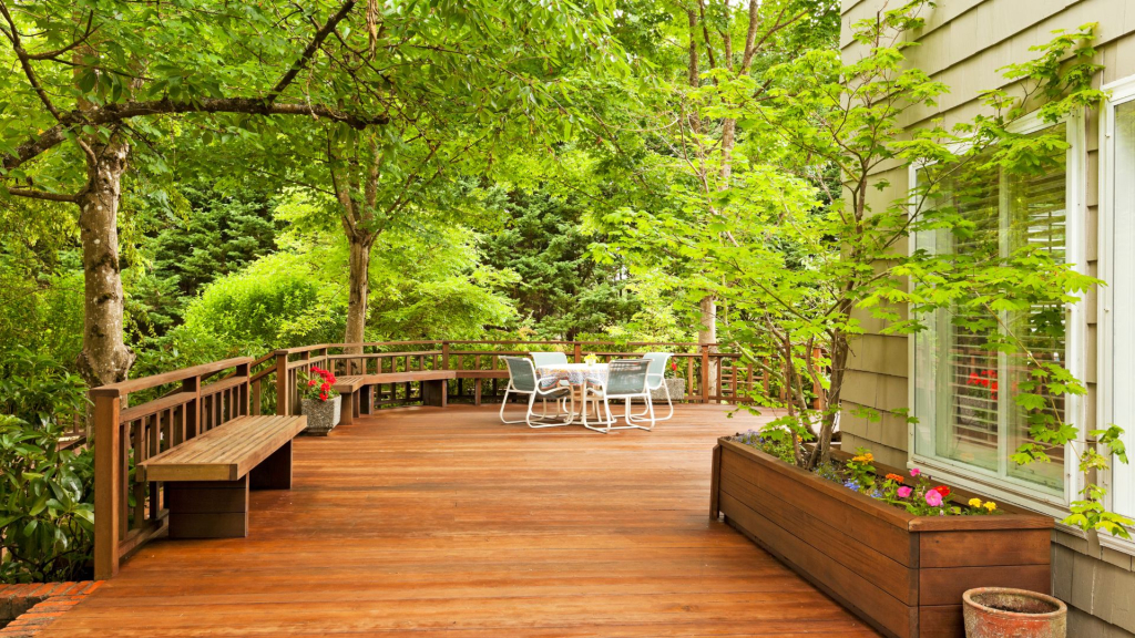 Professional Wood Deck Painting Services in Chicago