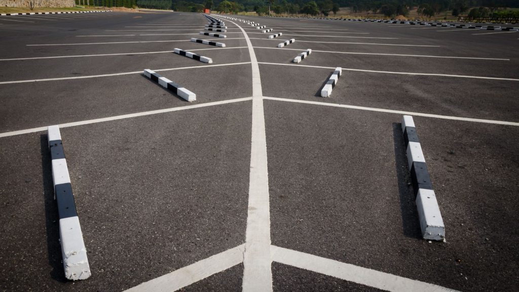 Parking lot lining and stripes in Chicago