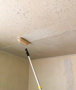 Ceiling water-stain and smoke-odor sealing service Chicago home interior.